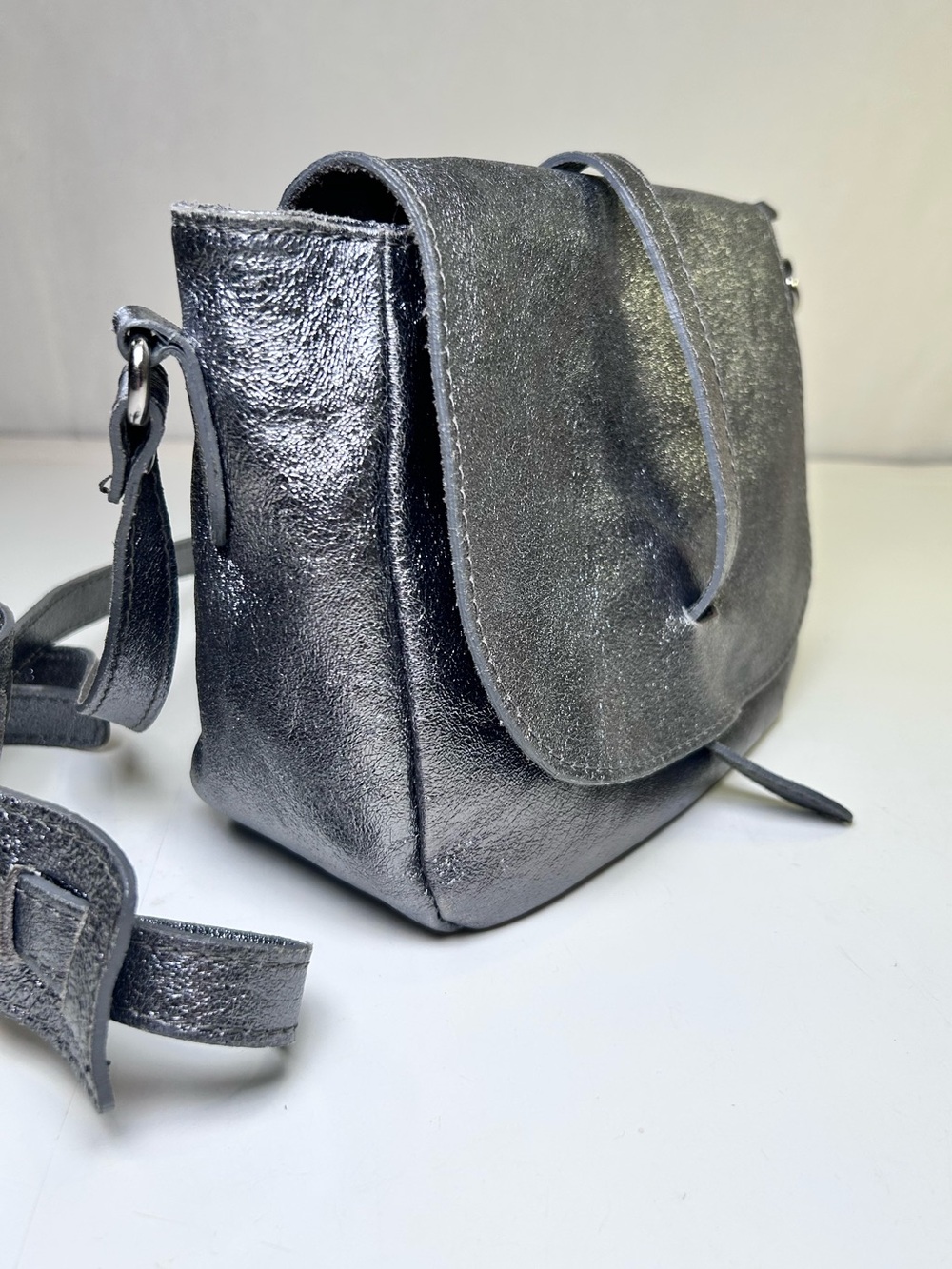Metallic Gunmetal Silver-Grey Glitter Leather Flapover Crossbody Bag Italy